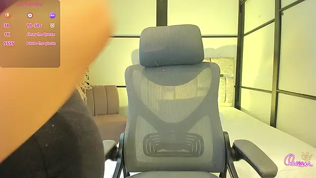 SamaraAnders  online show from April 4, 5:03 am