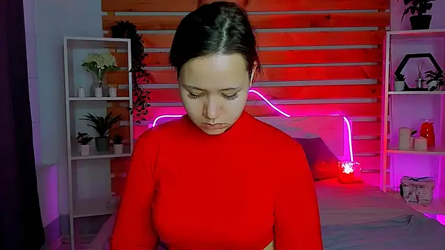 Snapshot of Laura_Ellinss chatting on October 12, 1:18 am Laura Ellinss online show from October 12, 1:18 am