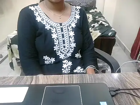 Snapshot of lusty_kaira chatting on July 4, 10:21 am lusty kaira online show from July 4, 10:21 am