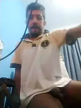 Snapshot of mpyetro chatting on September 26, 2:40 am mpyetro online show from September 26, 2:40 am