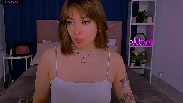 Snapshot of Emily_Tylerr chatting on February 7, 12:51 am Emily Tylerr online show from February 7, 12:51 am