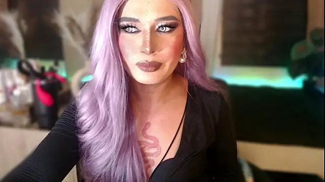 Snapshot of mslilly_croft chatting on February 8, 5:43 pm mslilly croft online show from February 8, 5:43 pm