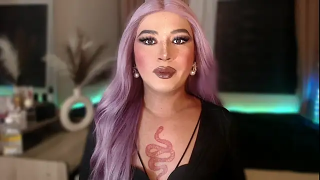 Snapshot of mslilly_croft chatting on February 5, 8:15 pm mslilly croft online show from February 5, 8:15 pm