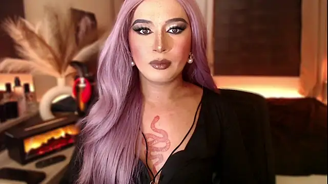 Snapshot of mslilly_croft chatting on February 13, 5:57 pm mslilly croft online show from February 13, 5:57 pm