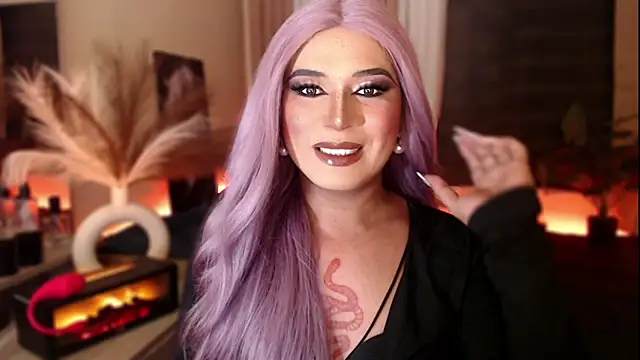 Snapshot of mslilly_croft chatting on February 16, 4:49 pm mslilly croft online show from February 16, 4:49 pm