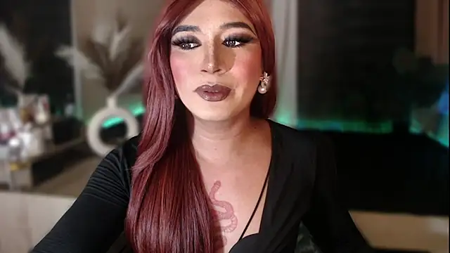 Snapshot of mslilly_croft chatting on February 3, 8:14 pm mslilly croft online show from February 3, 8:14 pm