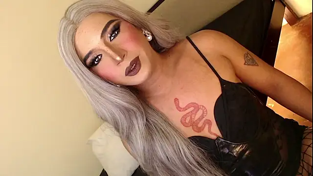 Snapshot of mslilly_croft chatting on January 8, 4:46 pm mslilly croft online show from January 8, 4:46 pm