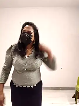 mallu-lover online show from March 10, 12:20 pm