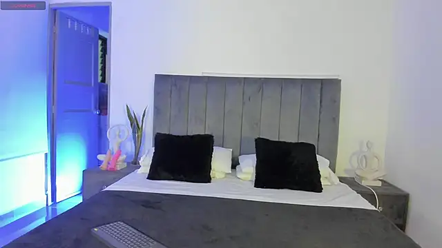 NoahLux online show from October 17, 6:43 pm