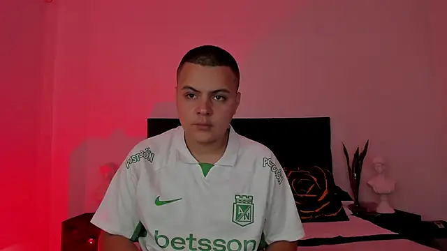 NoahLux online show from September 17, 7:49 pm