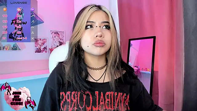 Snapshot of pinkk_deemon chatting on November 8, 1:14 pm pinkk deemon online show from November 8, 1:14 pm