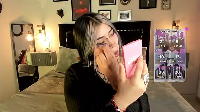 Snapshot of pinkk_deemon chatting on July 16, 2:25 pm pinkk deemon online show from July 16, 2:25 pm