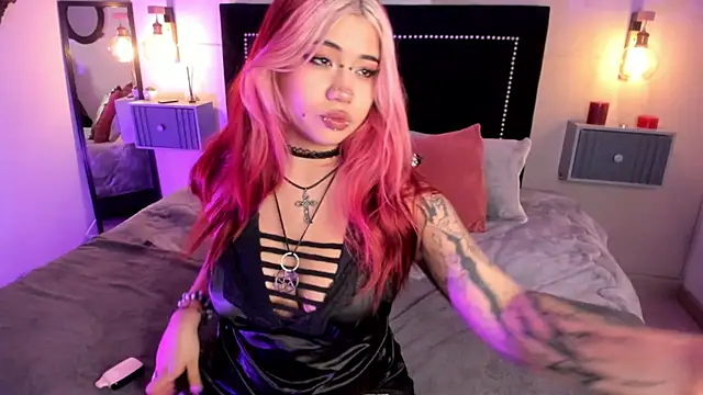 pinkk deemon online show from April 9, 1:28 pm