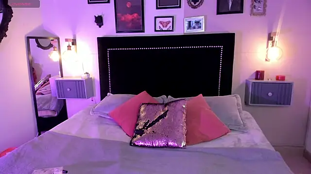 Snapshot of pinkk_deemon chatting on June 30, 1:22 pm pinkk deemon online show from June 30, 1:22 pm