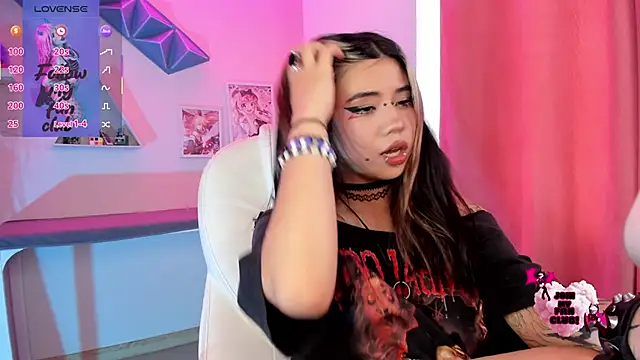 pinkk deemon online show from January 10, 2:01 pm