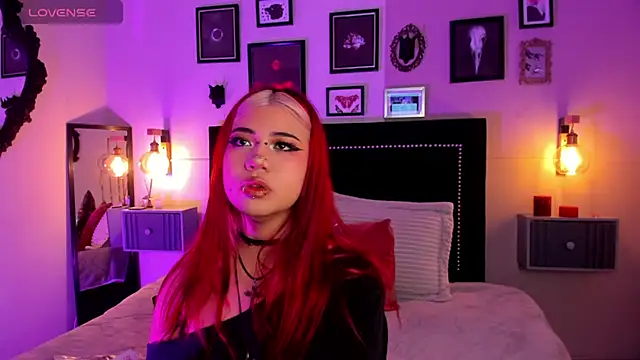 pinkk deemon online show from April 5, 1:07 pm