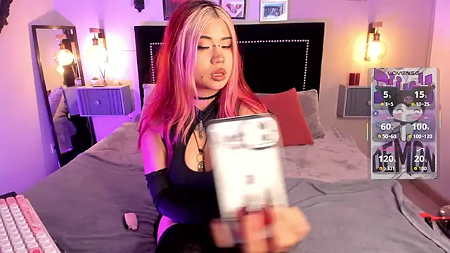 pinkk deemon online show from April 17, 1:25 pm