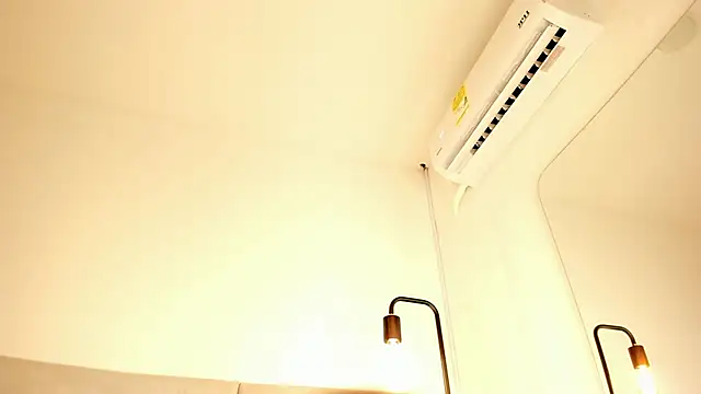 Lilith Blaze  online show from February 16, 1:21 pm