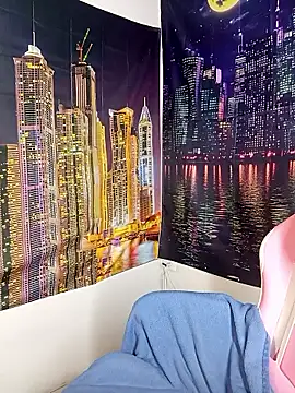 Snapshot of CharlotteSex_ chatting on June 17, 7:19 am CharlotteSex online show from June 17, 7:19 am