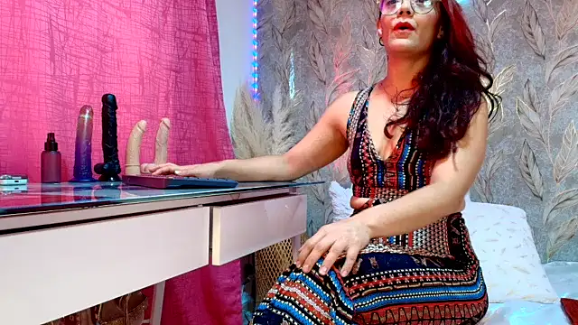 miss rouss22  online show from May 28, 3:07 pm