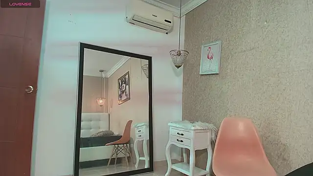 Snapshot of Miladiosa chatting on October 4, 11:56 am Miladiosa online show from October 4, 11:56 am