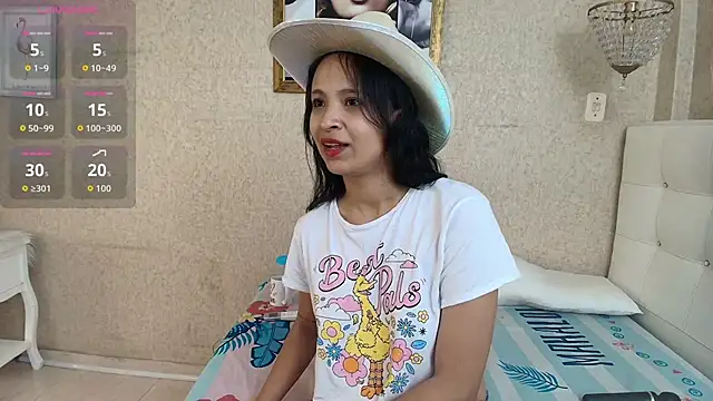 Snapshot of Miladiosa chatting on October 27, 11:44 am Miladiosa online show from October 27, 11:44 am