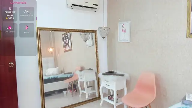 Snapshot of Miladiosa chatting on September 15, 12:16 pm Miladiosa online show from September 15, 12:16 pm