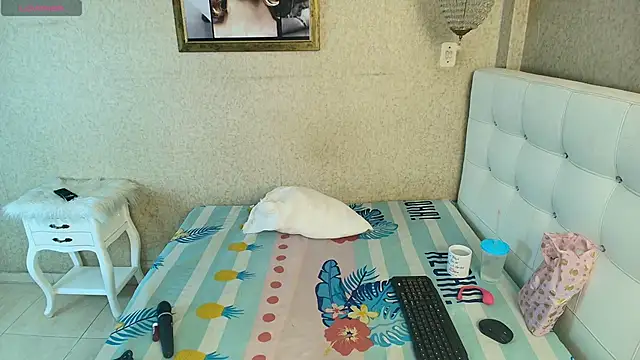 Snapshot of Miladiosa chatting on November 7, 12:21 pm Miladiosa online show from November 7, 12:21 pm