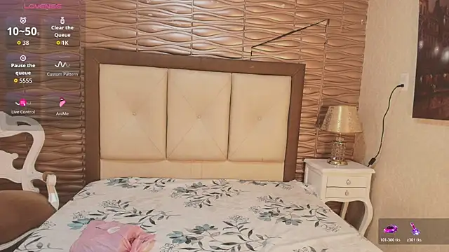 Miladiosa online show from April 10, 1:18 pm