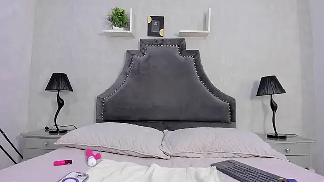 MaluryBlaze online show from September 15, 9:15 pm