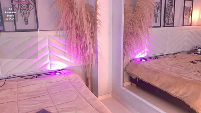 amy miller1 online show from December 18, 10:02 pm