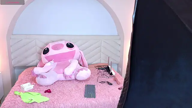 amy miller1 online show from April 14, 8:03 pm