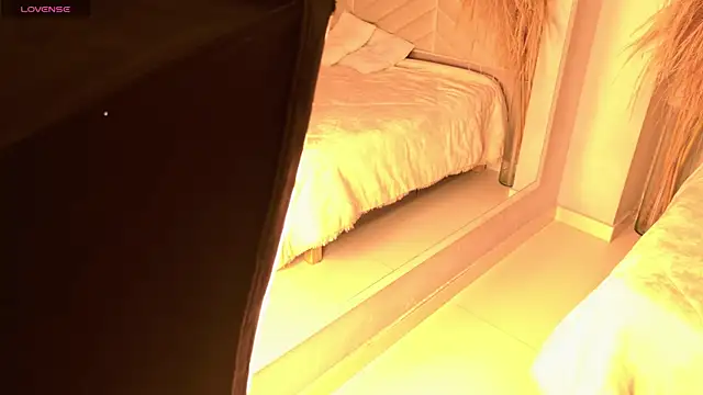 amy miller1 online show from November 21, 8:41 pm