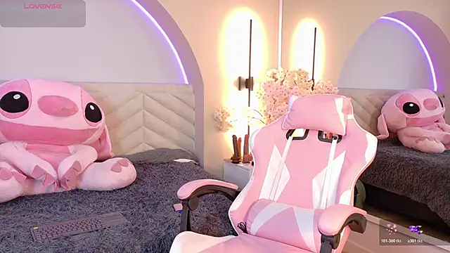 amy miller1 online show from March 19, 8:09 pm