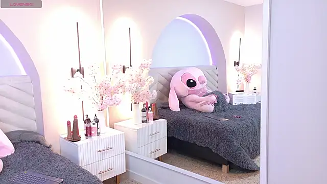 amy miller1 online show from April 10, 8:05 pm