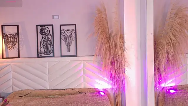 amy miller1 online show from December 5, 8:06 pm