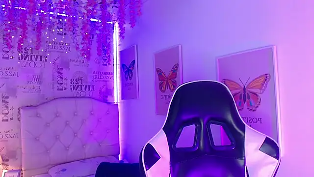 Snapshot of novaross chatting on November 26, 9:37 pm novaross online show from November 26, 9:37 pm