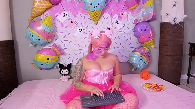 Snapshot of melody_blossom_ chatting on October 31, 9:32 pm melody blossom online show from October 31, 9:32 pm