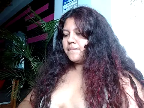 Snapshot of CloeStron chatting on December 19, 4:05 am CloeStron online show from December 19, 4:05 am