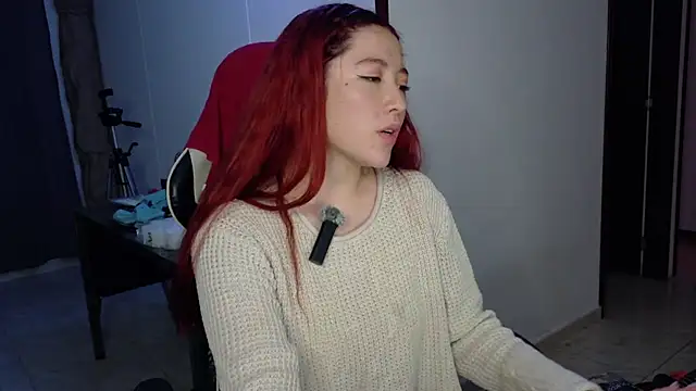 Snapshot of lunnaa_ chatting on October 23, 2:54 am lunnaa online show from October 23, 2:54 am