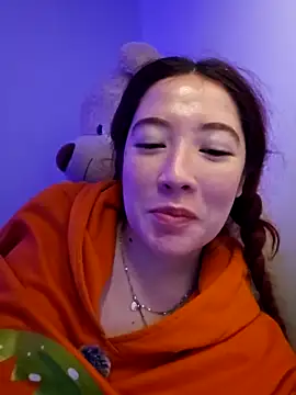 Snapshot of lunnaa_ chatting on February 11, 11:54 am lunnaa online show from February 11, 11:54 am