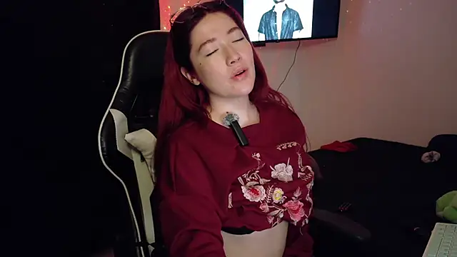 Snapshot of lunnaa_ chatting on October 22, 5:18 am lunnaa online show from October 22, 5:18 am