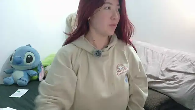 Snapshot of lunnaa_ chatting on January 9, 2:07 am lunnaa online show from January 9, 2:07 am