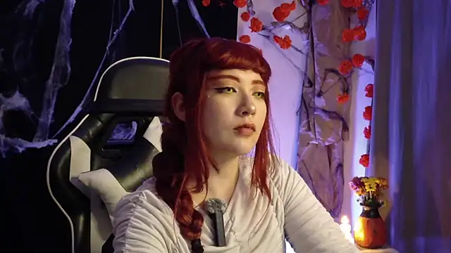 Snapshot of lunnaa_ chatting on October 29, 4:55 am lunnaa online show from October 29, 4:55 am