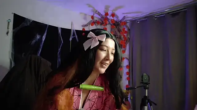 Snapshot of lunnaa_ chatting on October 30, 4:11 am lunnaa online show from October 30, 4:11 am