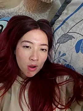 Snapshot of lunnaa_ chatting on February 6, 3:35 am lunnaa online show from February 6, 3:35 am