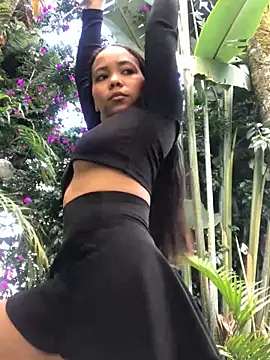 SophiaGuzman online show from February 20, 4:42 pm