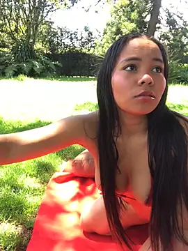 SophiaGuzman online show from February 17, 4:04 pm