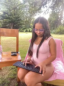 SophiaGuzman online show from March 2, 5:42 pm