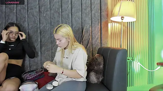 rubby lux online show from November 20, 12:50 pm